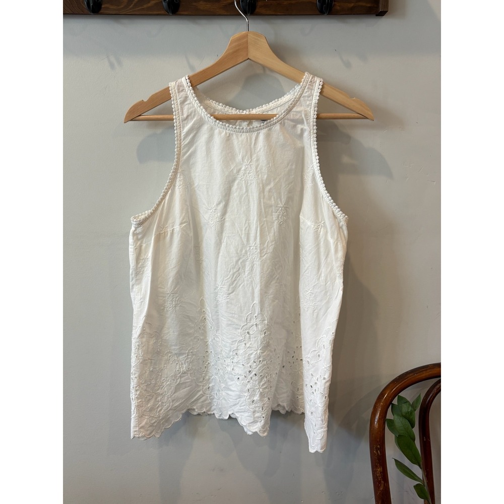 Old Navy White Eyelet Cotton Sleeveless Tank Top Scalloped Hem Medium